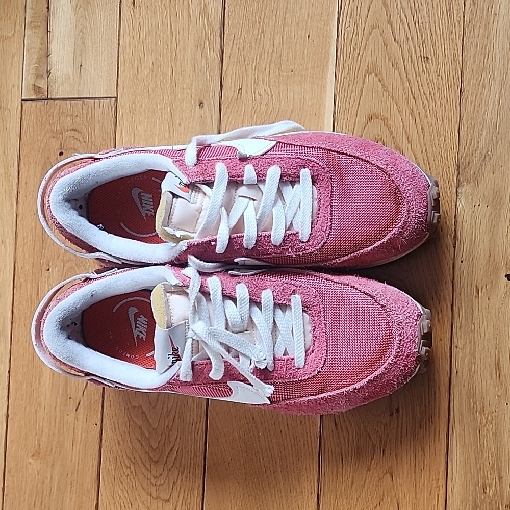 Womens nike waffle debut vintage pink